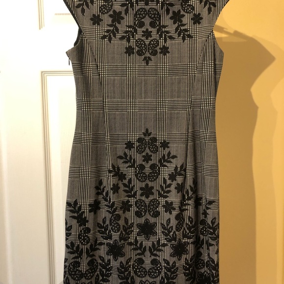 Maggy London size 8 dress - Picture 4 of 7